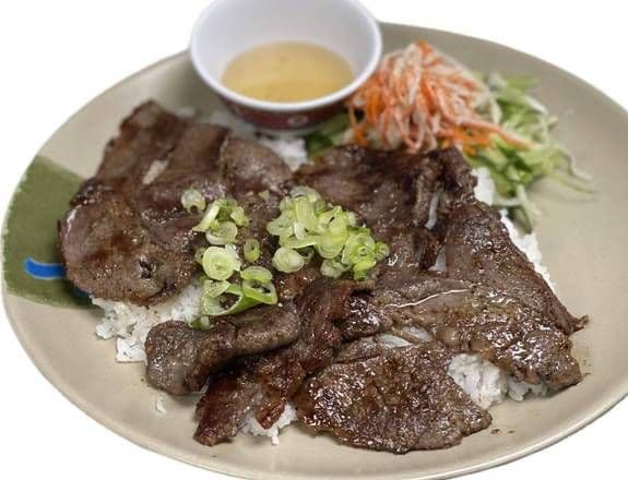 47. Lemon Grass Beef with Rice